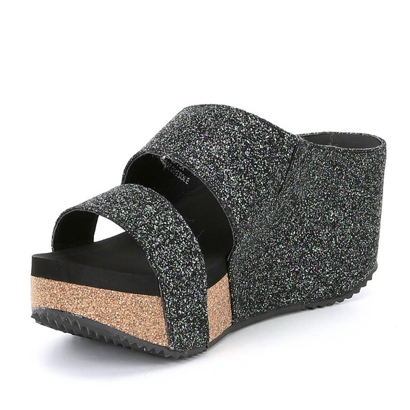 black volatile wedges